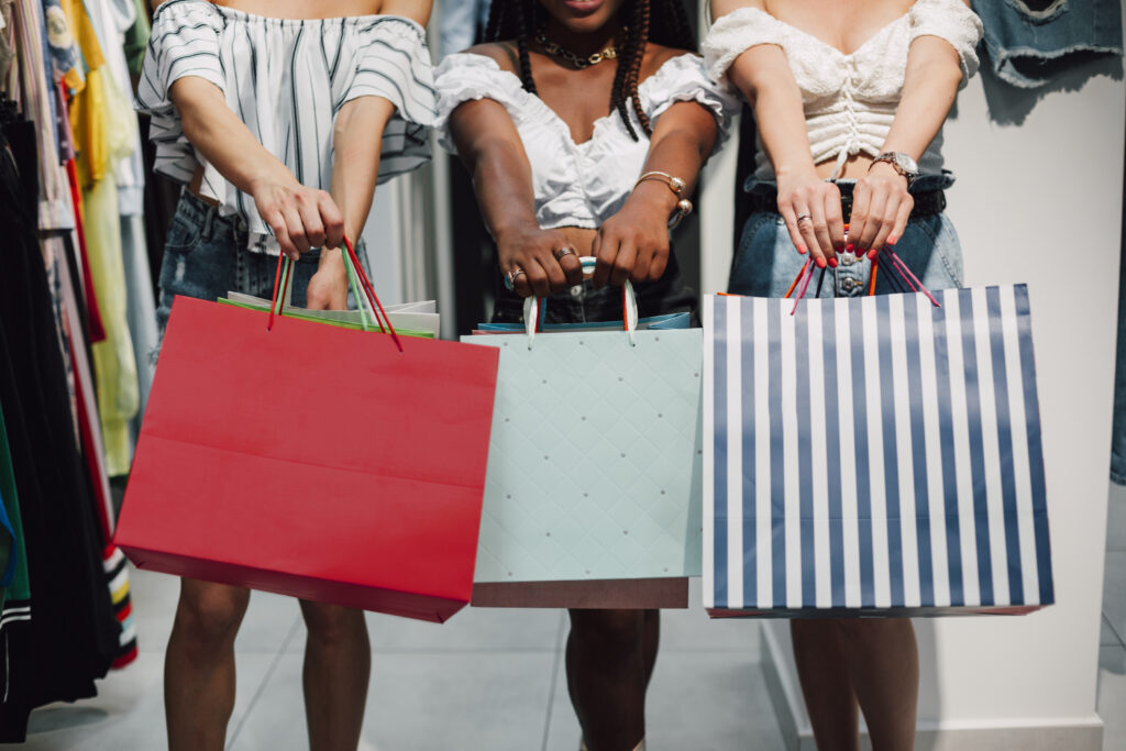 front view women with shopping bags